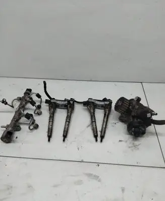 Volkswagen Jetta VI Fuel injection system set 0445010538 04L130755E 8280414