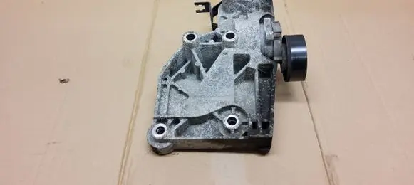Opel Insignia A A/C compressor mount bracket 55562863 532274354