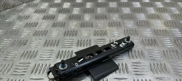 Land Rover Evoque I Seat belt adjustment rail 616773300