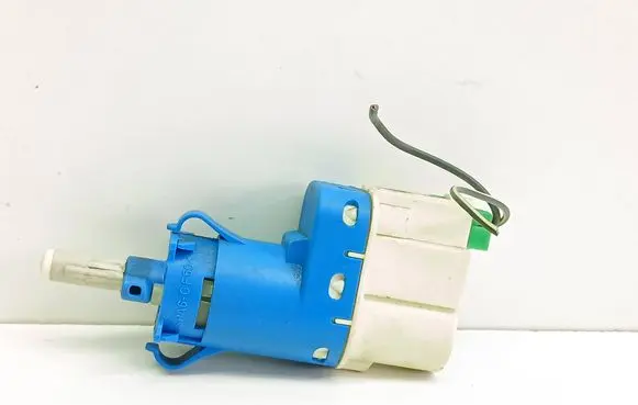 Mazda 3 I Brake pedal sensor switch 3M5T9C872AB