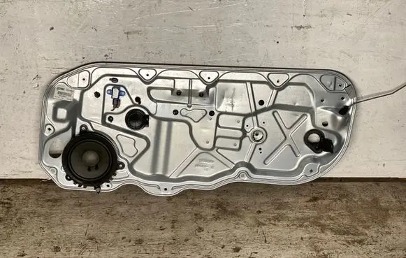 Volvo C30 Front door window regulator with motor 8679979