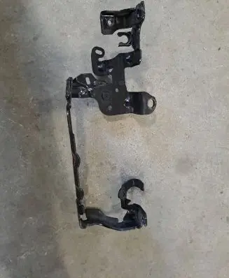 Dacia Sandero III Fuel Injector clamp holder 175B12335R 175B15727R