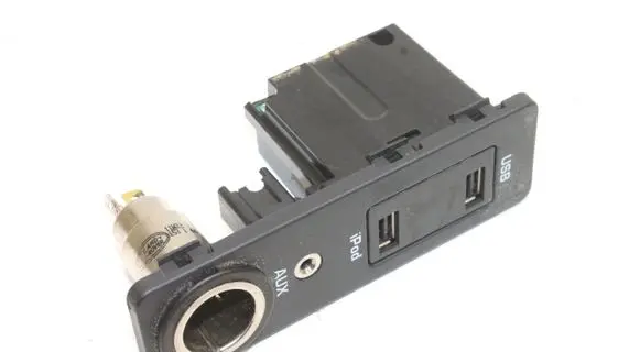 Jaguar XF X250 AUX in-socket connector 