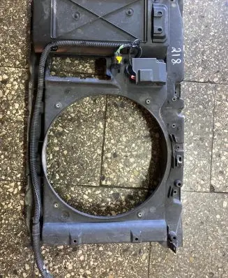 Peugeot 5008 Radiator support slam panel