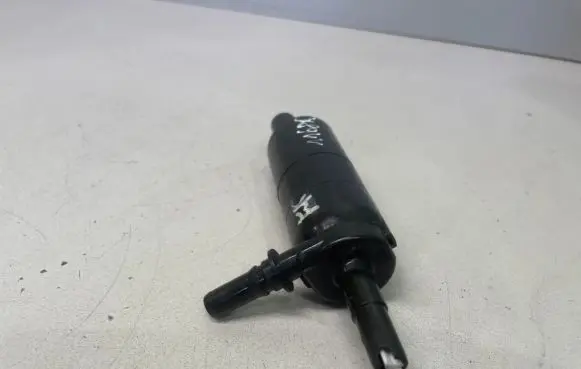 BMW 5 F10 F11 Headlight washer pump 67127217792 7217792