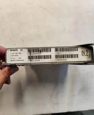 Volvo S70 V70 V70 XC Engine control unit/module 08183993 1TWSS3499 0281001802