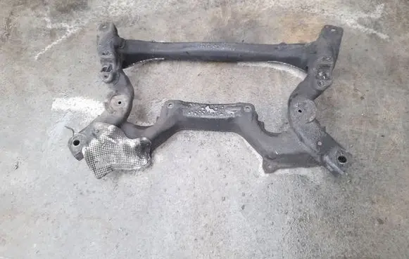 Mercedes-Benz CLS C219 Front subframe 2116201587 A2116201587