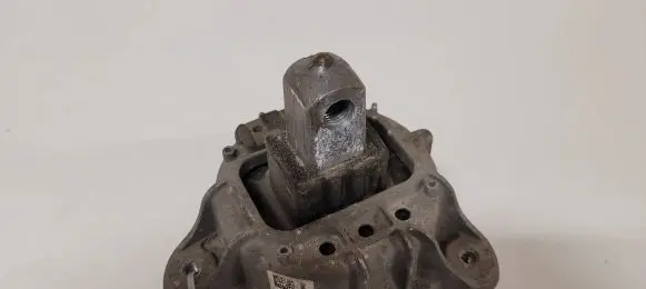 BMW 5 F10 F11 Engine mount bracket 678560101