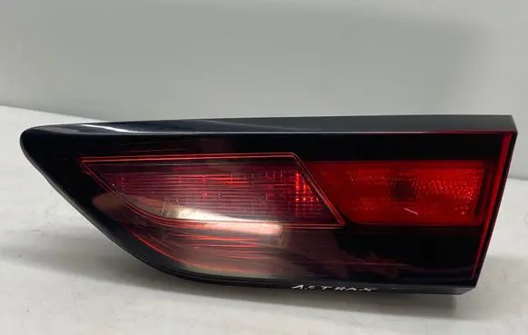 Opel Astra K Tailgate rear/tail lights 39032993 366069842 81390202