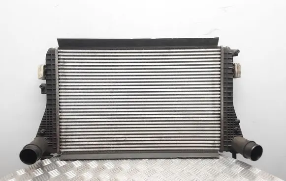 Volkswagen PASSAT B7 Intercooler radiator 3C0145805AN