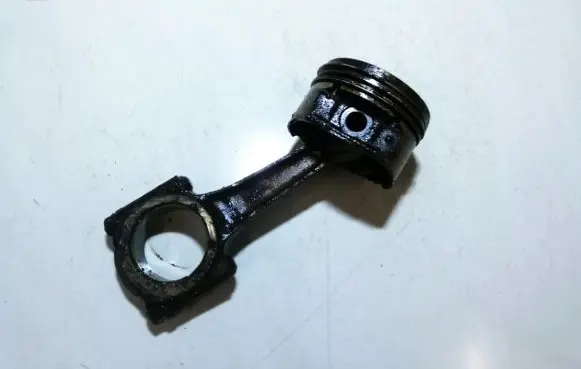 Peugeot 307 Piston with connecting rod