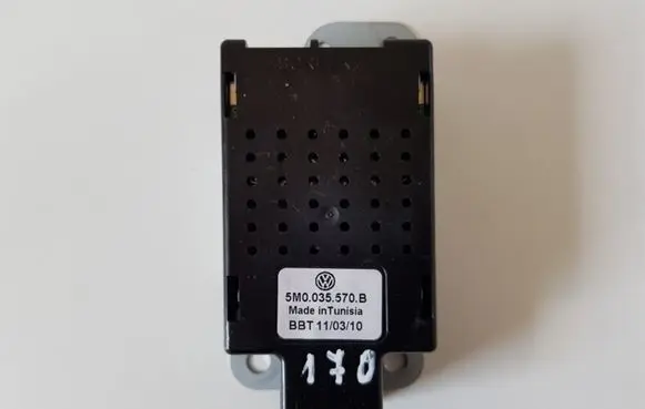 Volkswagen Golf VI Aerial antenna amplifier 5M0035570B
