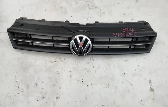 Volkswagen PASSAT B7 Front grill