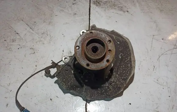 BMW 5 E60 E61 Front wheel hub 6760954