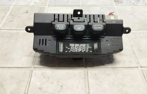 KIA Sorento Screen/display/small screen Y05G940A03E010 20040708 300001010K