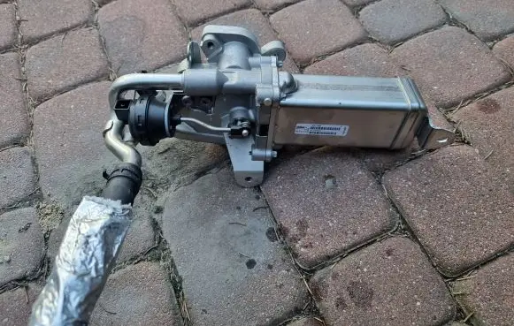 Renault Master III EGR valve cooler 147355889R MM11888