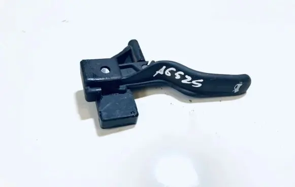 Engine bonnet (hood) release handle