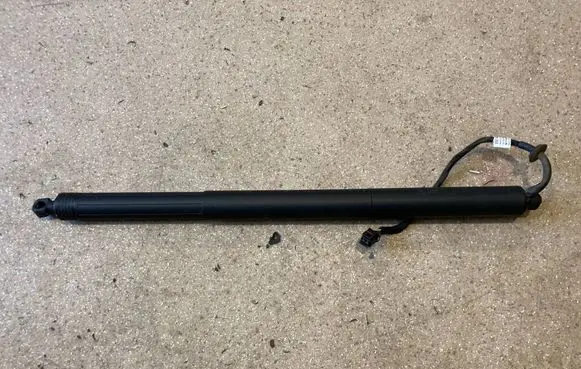 Porsche Macan (95B) Tailgate/trunk strut/damper 95B827851F