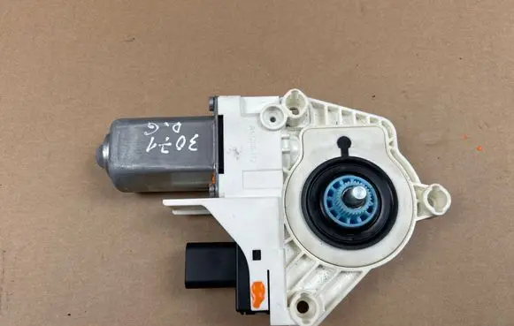 Tesla Model Y Rear door window regulator motor G03482101
