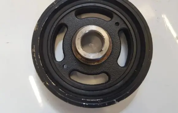 Renault Megane III Crankshaft pulley