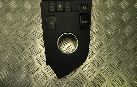 Toyota Auris E180 Radio/GPS head unit trim 5882102890 T1029
