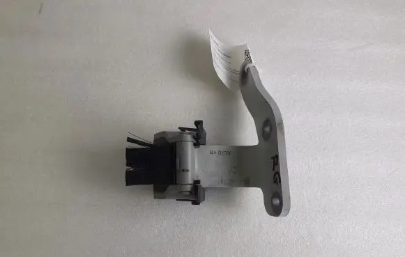 Porsche Cayenne (92A) Tailgate/trunk/boot hinge 7P5827302D A5C912