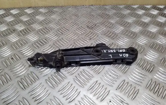 Toyota Corolla Verso E121 Rear bumper mounting bracket