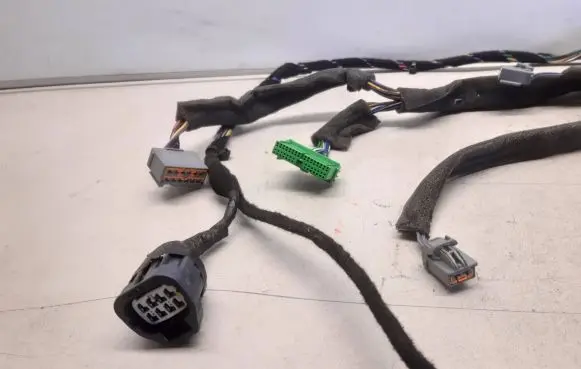 Volvo V70 Front door wiring loom 8697908