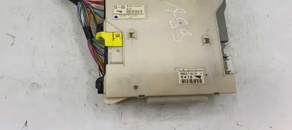 Lexus IS 220D-250-350 Fuse module 8273053050