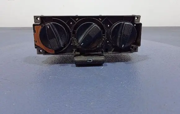 Volkswagen Transporter - Caravelle T4 Climate control unit 1H0819045A