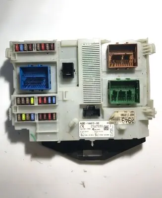Ford Mondeo MK IV Fuse module AG9T14A073BD 97RI010012