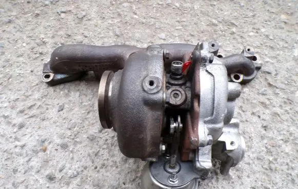 Volkswagen PASSAT B8 Turbo 04L253124