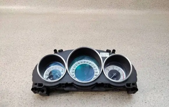 Mercedes-Benz E A207 Speedometer (instrument cluster) a2129001025