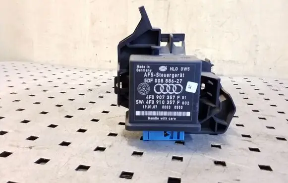 Audi Q7 4L Light module LCM 4F0907357F