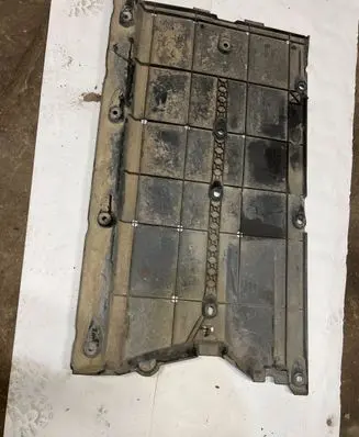 Nissan Qashqai+2 Center/middle under tray cover 