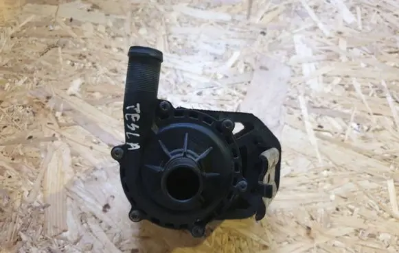 Tesla Model S Electric auxiliary coolant/water pump