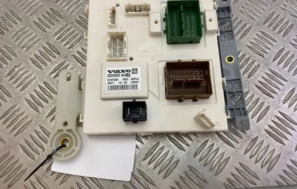 Volvo XC90 Comfort/convenience module 32254022 32254022AA