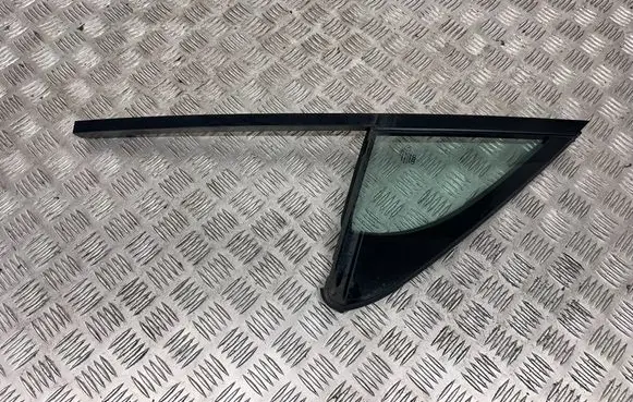 Audi Q7 4M Front door vent window glass four-door 4M0845114