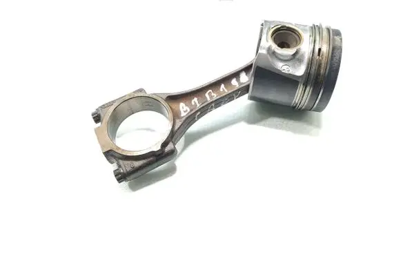 Volkswagen Caddy Piston with connecting rod 