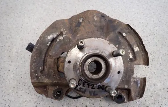 Hyundai Getz Front wheel hub spindle knuckle 