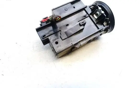 Volkswagen PASSAT B6 Ignition lock 3c0905843 33303301