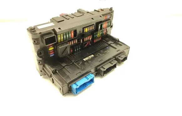 BMW 5 F10 F11 Fuse module 9252815