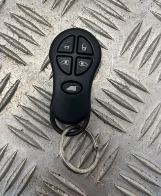 Chrysler Grand Voyager IV Ignition key/card 04686799aa