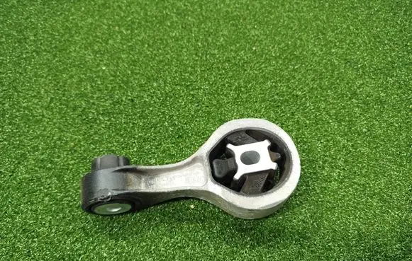 Renault Trafic II (X83) Engine mount bracket 8200404271A 8200404271 93653920