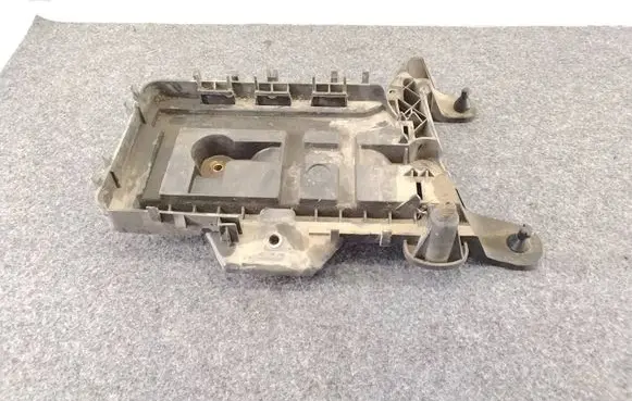 Volkswagen Caddy Battery box tray 1K0915333B