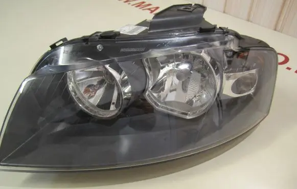 Audi A3 S3 8P Headlight/headlamp 8P0941003L