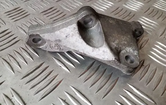 BMW 5 F10 F11 Fuel pump bracket 7810698
