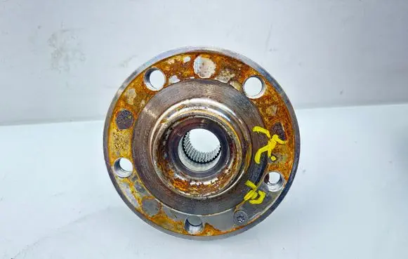 Volkswagen Golf VIII Front wheel ball bearing