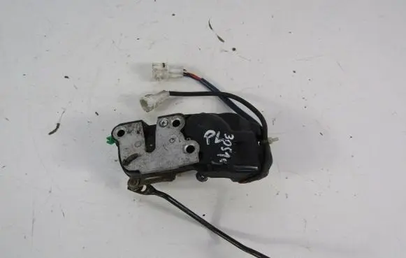 Suzuki Swift Cultus Front door lock 