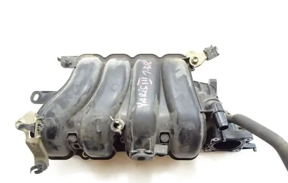 Toyota Yaris Intake manifold